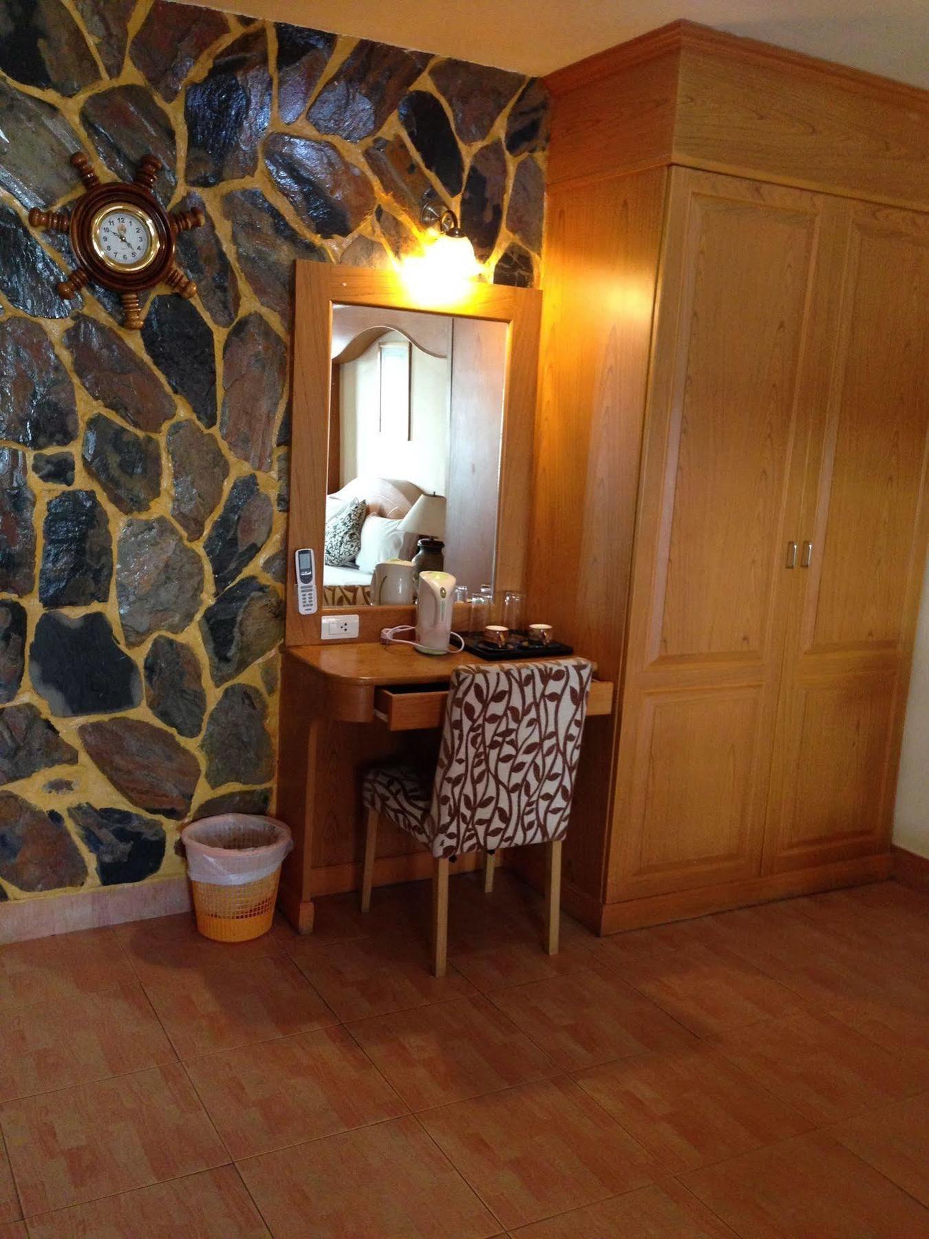 Hotel The House Patong Exterior foto